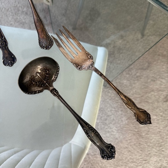 Vintage 1835 R. Wallace Silver Plate Set of Kitchen Utensils - Picture 3 of 4